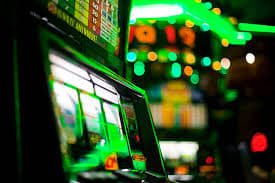 bet 444 এ মোবাইলে টেনিস স্কোর দেখার দৃশ্য